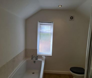 2 bedroom semi-detached house to rent - Photo 4