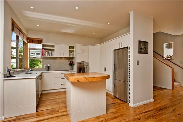 Property Management190B East Coast Road, Castor Bay - House for Rent - Photo 1