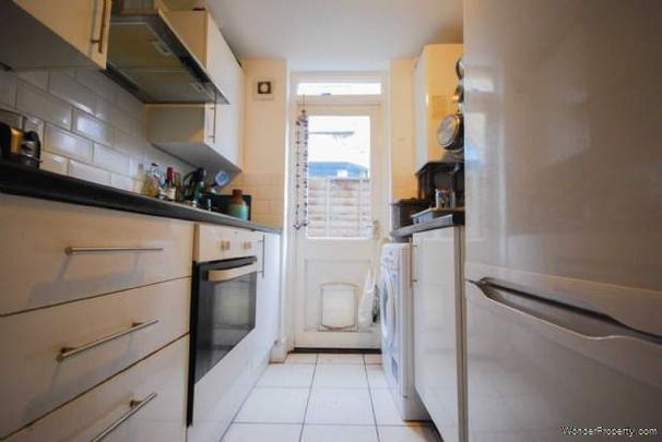 2 bedroom property to rent in London - Photo 1