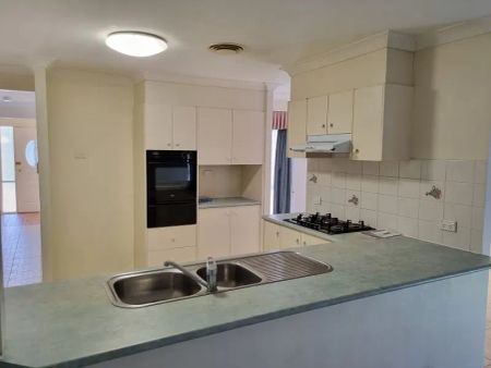 Comfortable Family Living in a Quiet Kellyville Ridge Setting - Photo 4