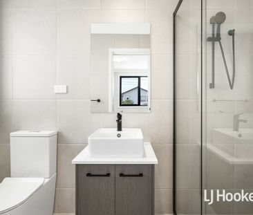 5 Bedroom Home - Great Location! - Photo 2