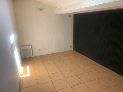 Location Appartement 3 pièces 76m² LA ROQUEBRUSSANNE 83136 - Photo 4