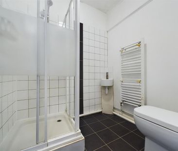 3 bedroom terraced house to rent - Photo 6