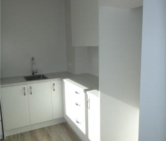 2/48 Straven Road, Riccarton, Christchurch City - Secure Downstairs... - Photo 2