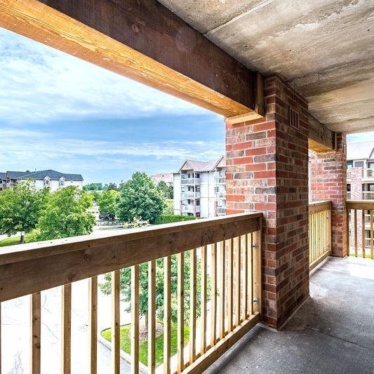 $2,500 / 1 br / 1 ba / 888 sqft 1BR Condo Unit in Burlington - Photo 1