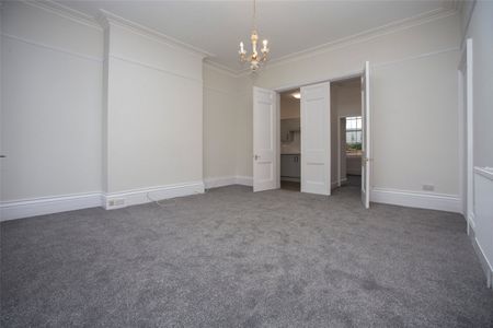 Pittville Lawn, - Photo 2