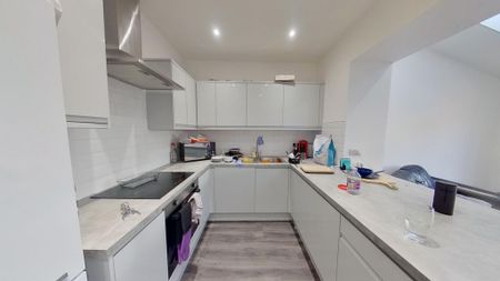 5 bedroom terraced house to rent - Photo 3