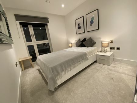 3 bed Apartment in Wiverton Tower 4 New Drum Street, London, E1 7AT - Photo 5