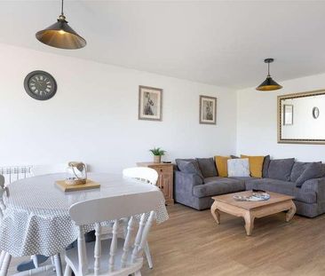 Lansdown Gardens, Chillerton, Newport, PO30 - Photo 2