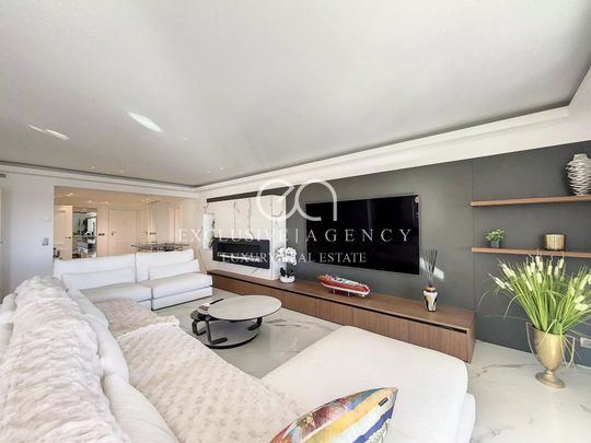 Location Appartement 5 pièces 172m² VALLAURIS 06220 - Photo 1