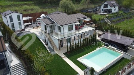 Vila Victoriană de Vis, cu Piscină și Priveliște Panoramică asupra Clujului – Feleac, la 7 km de Centru - Fotografie 2