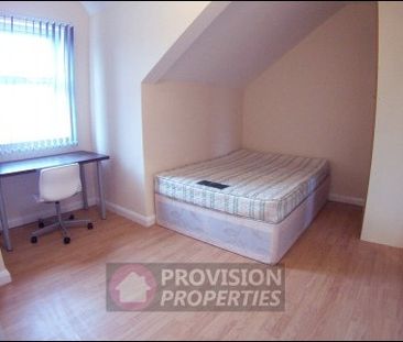 6 Bed Properties Hyde Park - Photo 6