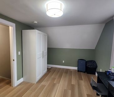 For Lease - 295 Queensdale Avenue, Hamilton, Ontario - Photo 4