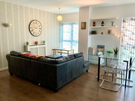 2 bed Apartment for Rent - Photo 4