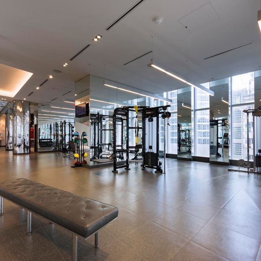 For Lease - 10 York Street Unit# 2207, Toronto, Ontario - Photo 1