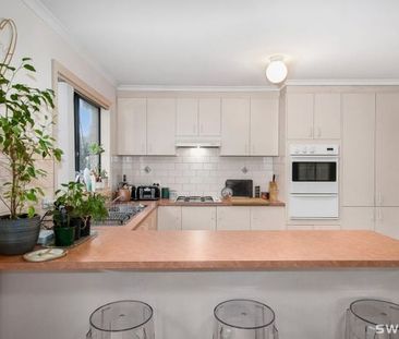 Immaculate 2 bedroom home - Photo 4