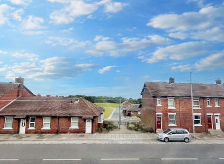 2 bed terraced house to rent in SR8 - Photo 2