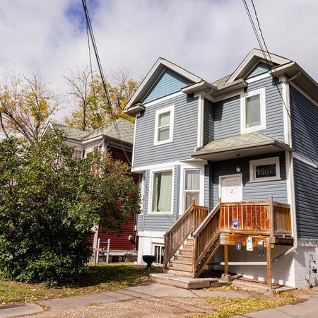 Avenue Houses - Photo 3