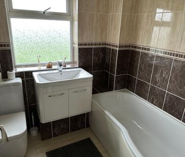 3 bedroom terraced house to rent - Photo 5