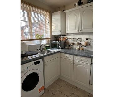 2 bedroom semi-detached house to rent - Photo 6