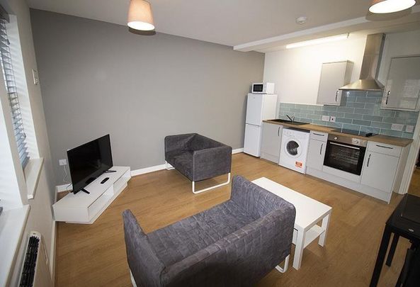 2 bedroom flat to rent - Photo 1