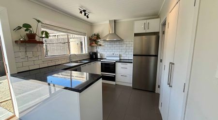 Comfort, Space, and Style on Wood Street - Photo 3