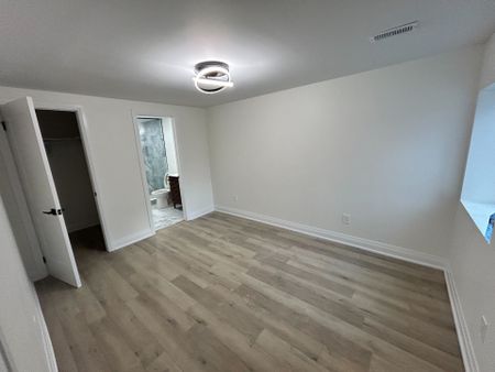 For Lease - 844 Crowells Street, Oshawa, Ontario - Photo 2