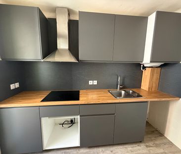 Location Appartement 4 pièces 64m² NIMES 30000 - Photo 2