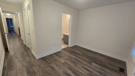 For Lease - 2908 Whites Road, Pickering, Ontario - Photo 2