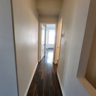 2 bed 2 bath +1 Den for rent - Photo 3