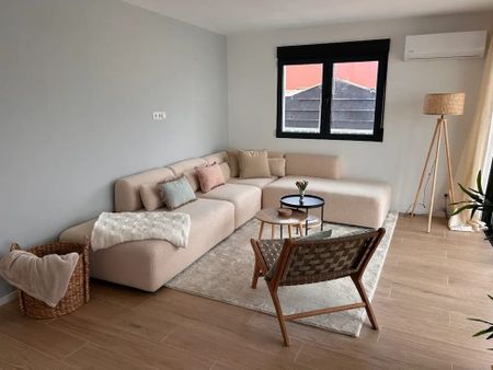 Carrer de Carles Ros, Valencia, Valencian Community 46011 - Photo 2