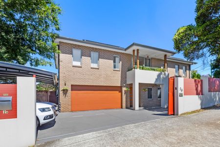 Spacious 5-Bedroom Family Home with Modern Comforts - Photo 2