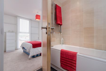 2 Bedroom Apartment To Rent - Photo 2