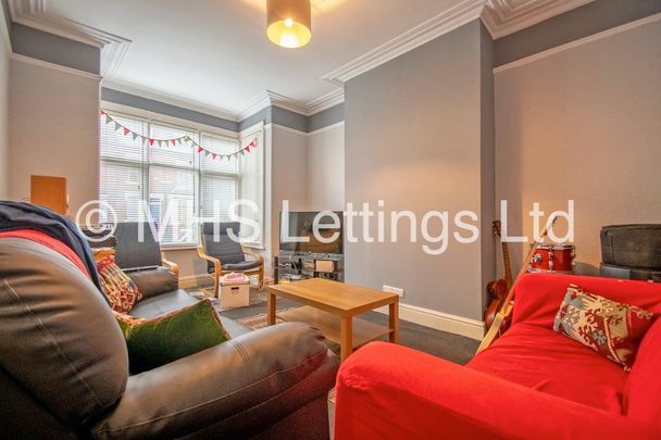 4 Bedroom Mid Terraced House for rent in Knowle Road - Photo 1