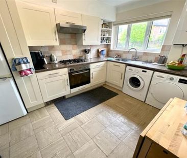 2 bedroom maisonette to rent - Photo 4