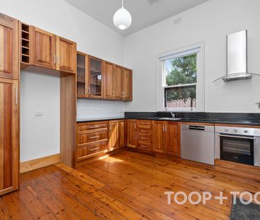 TRADITIONAL NORTH ADELAIDE LIVING - Photo 2