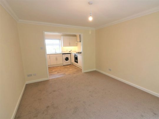 Flat to rent on - Photo 1