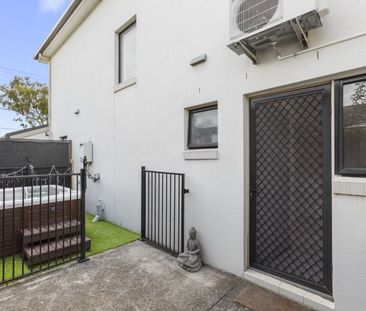 1a/38 Denman Street, East Geelong - Photo 2