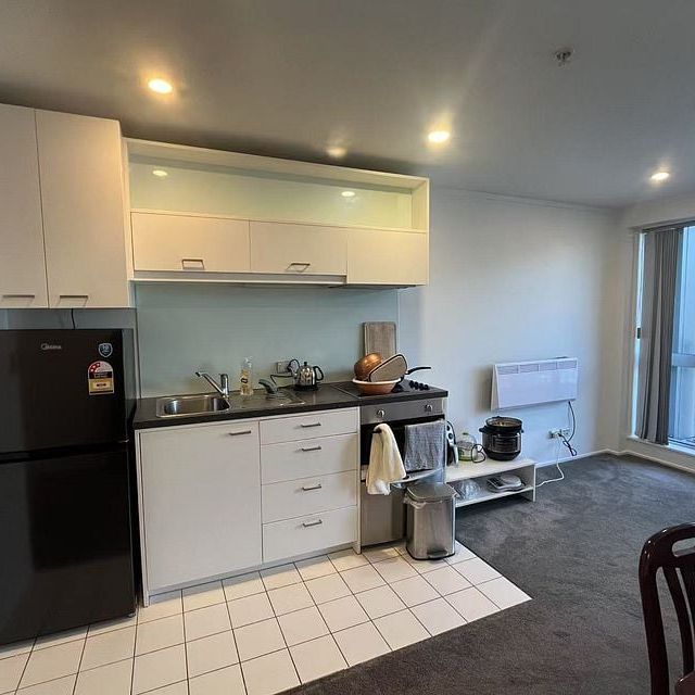 Central Auckland 2BR Gem with Amenities - Photo 1