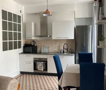 Location Appartement 1 pièce 38m² LYON 3ème - Photo 5