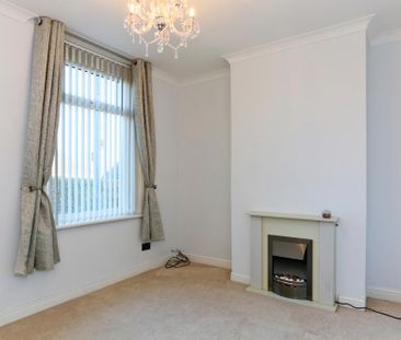 2 bedroom end of terrace house to rent - Photo 1