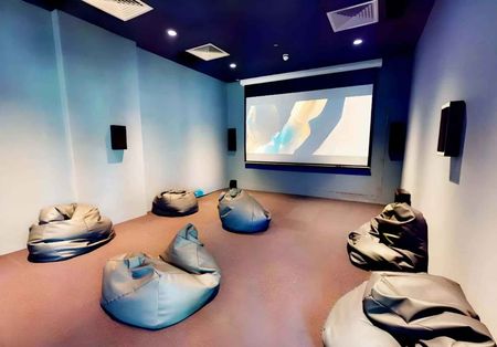 Gold 2 Bed Apartment - Photo 2