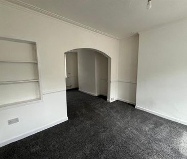 2 bedroom end of terrace house to rent - Photo 3