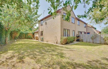 3 bedroom semi-detached house to rent - Photo 2