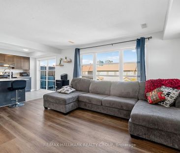 Lovely stacked 2 bedroom, 1.5 bathroom condo - Photo 4