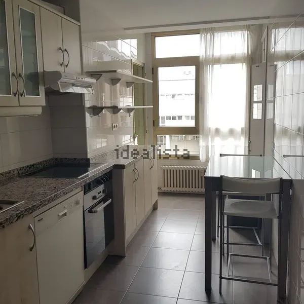 Alquiler de piso en Calle Santa Teresa de Jesús, 3 - Photo 1