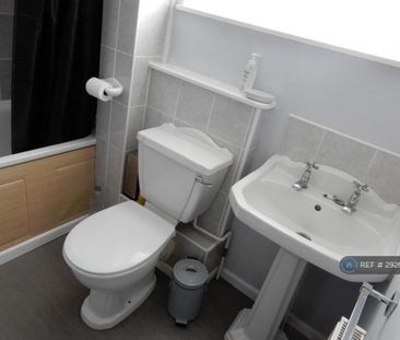 1 bedroom in a house share to rent - Photo 6
