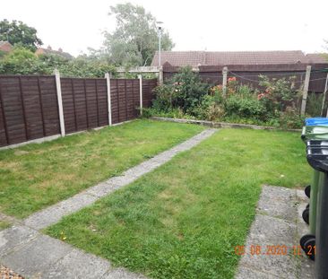 2 bedroom semi-detached house to rent - Photo 6