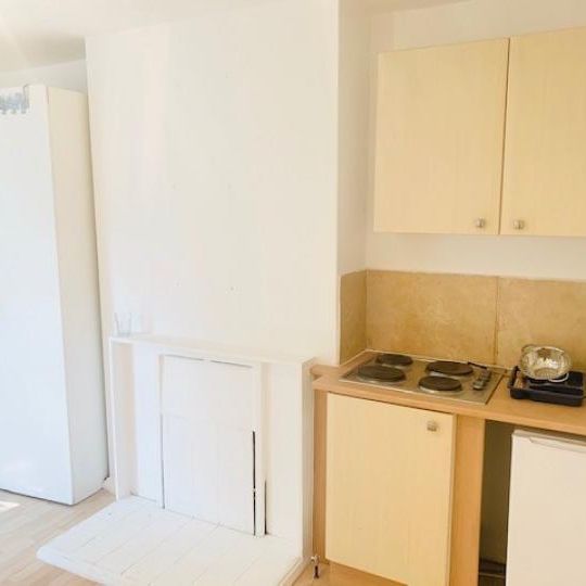 1beds Apartment - Photo 1