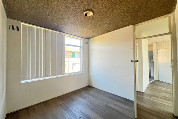 PRIME LOCATION! - Photo 1